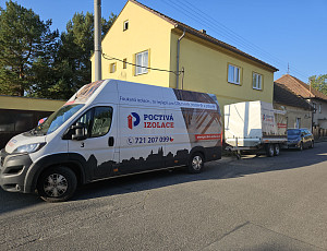 Zateplení stropu patrového rodinného domu pomocí foukané izolace